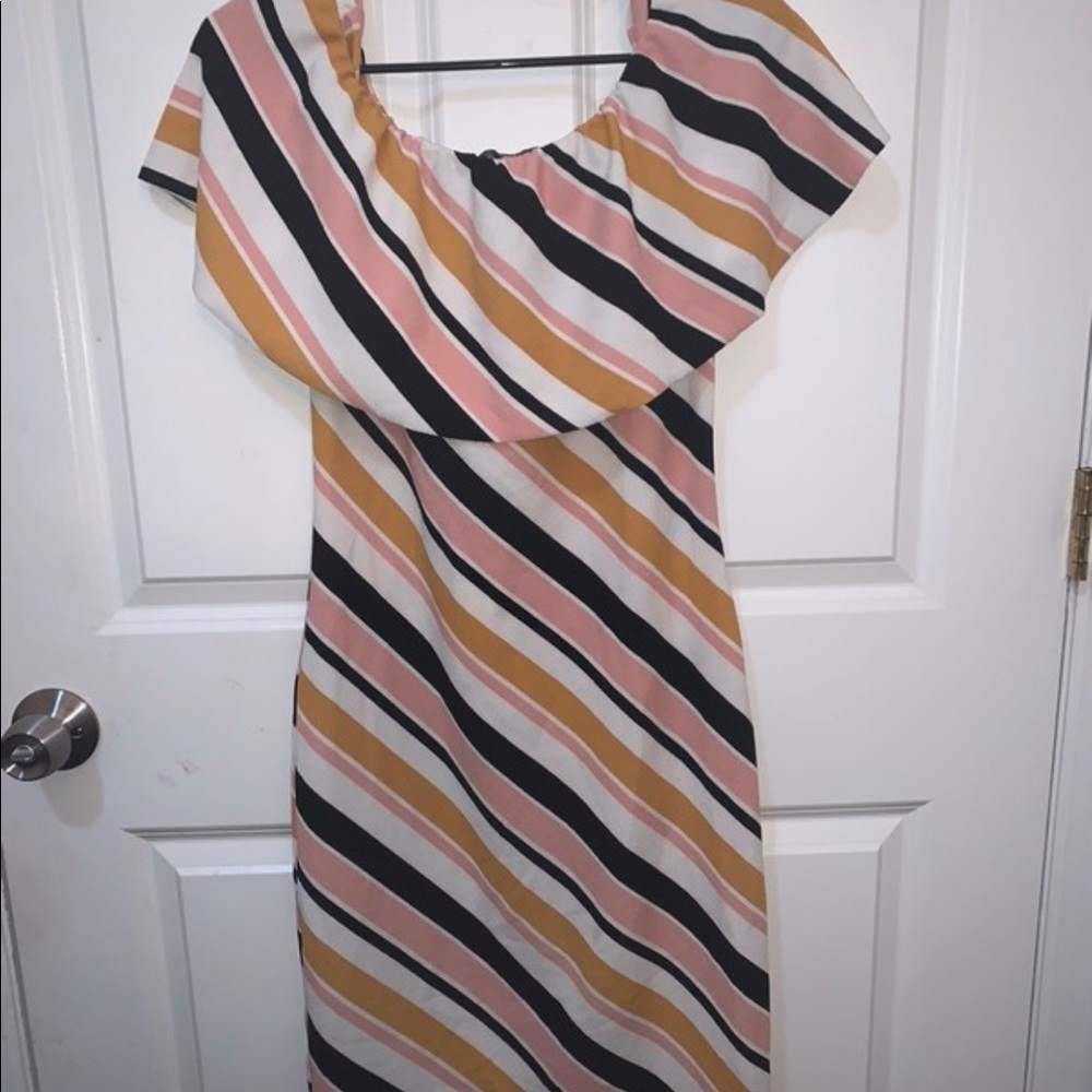 Woman’s off shoulder Dress Large